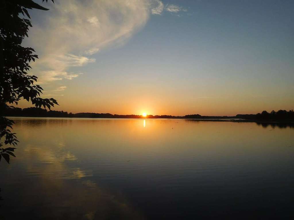 Lake Apopka - largest body of water in Florida
